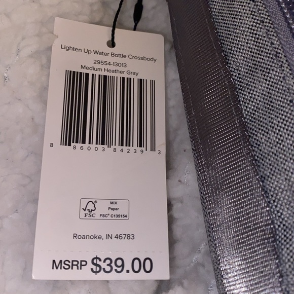 NWT Vera Bradley Lighten Up water bottle crossbody - Picture 2 of 3